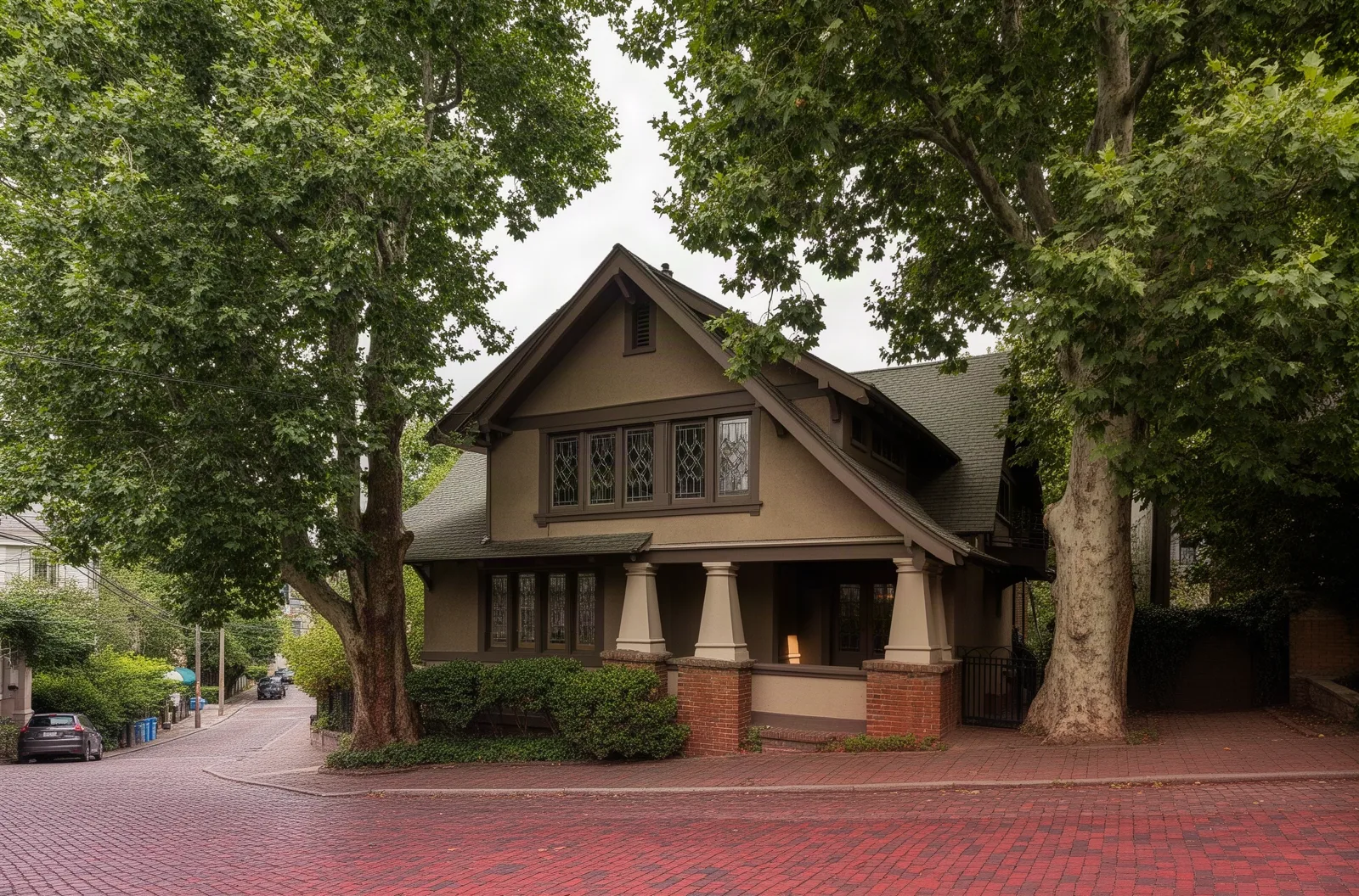 Craftsman on Capitol Hill with mature maples